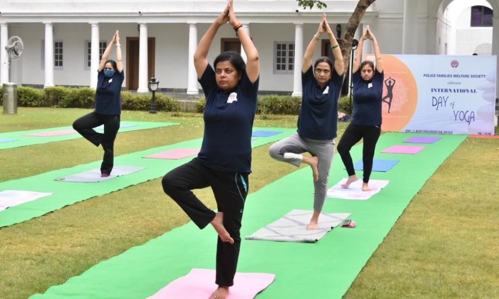 How Can Yoga Apps Help Police Officers Manage Stress and Improve Well-being?